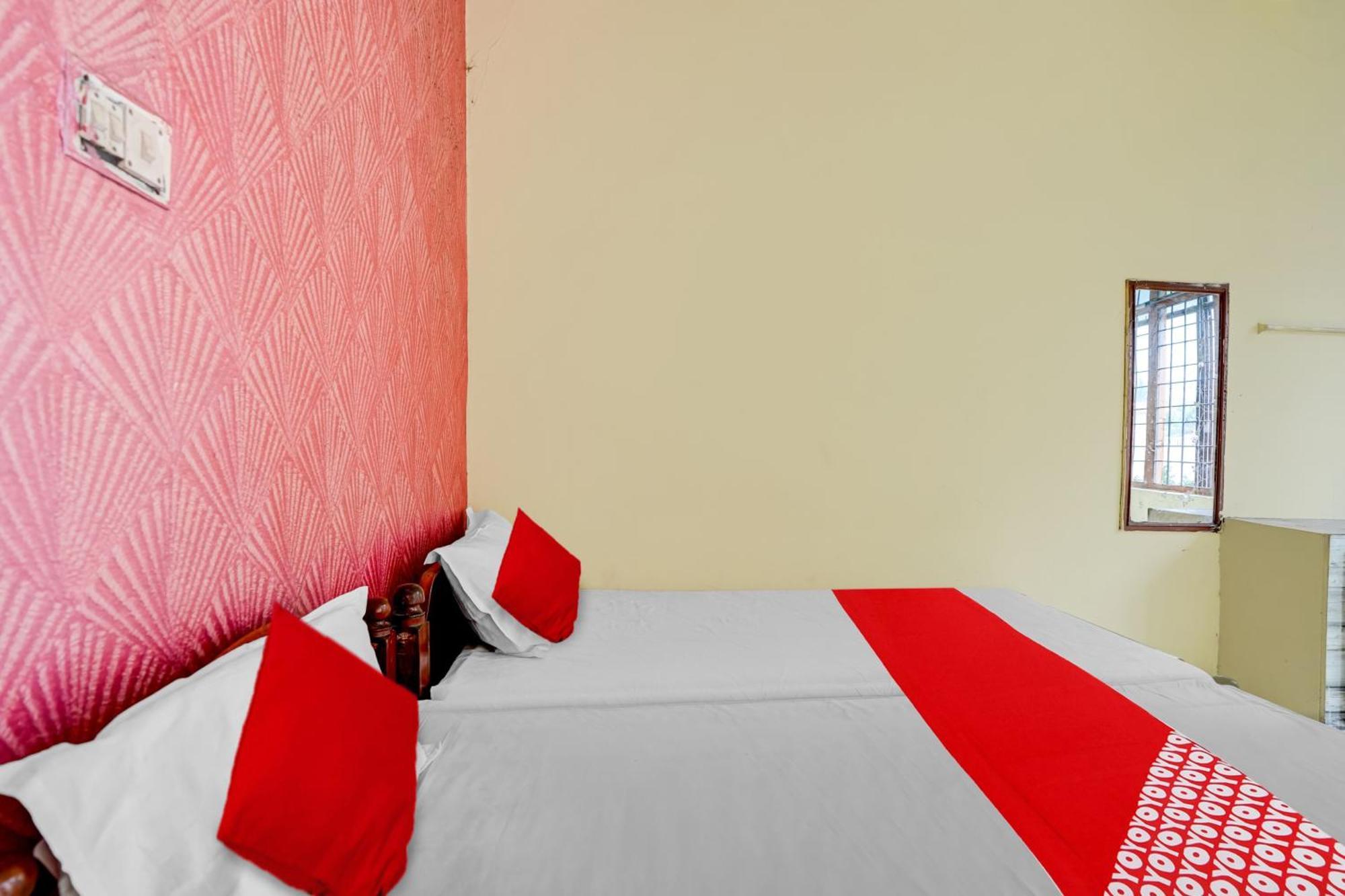 Oyo Royal Visakha Beach Guest House Visakhapatnam Eksteriør bilde