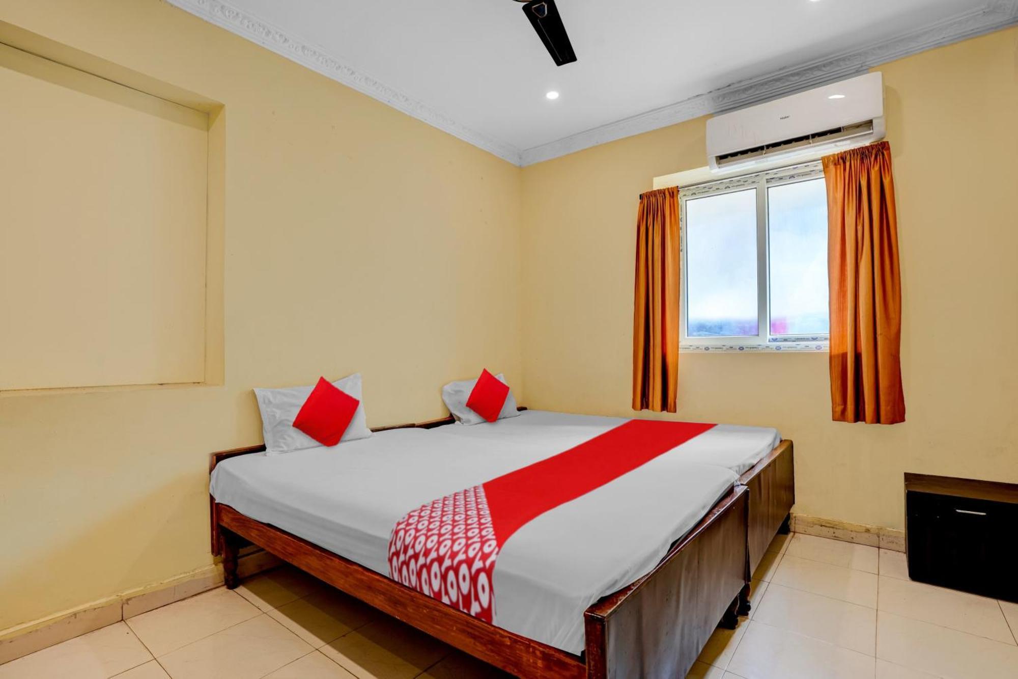 Oyo Royal Visakha Beach Guest House Visakhapatnam Eksteriør bilde