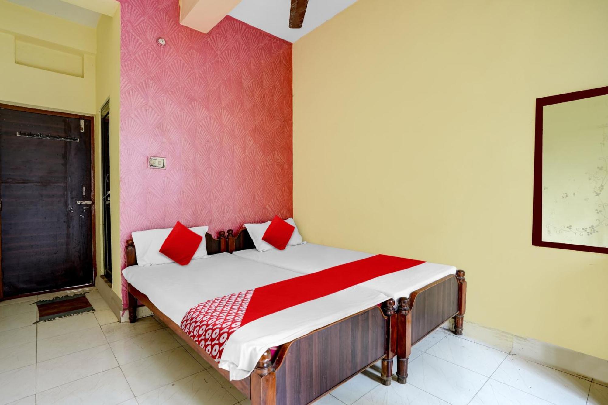 Oyo Royal Visakha Beach Guest House Visakhapatnam Eksteriør bilde