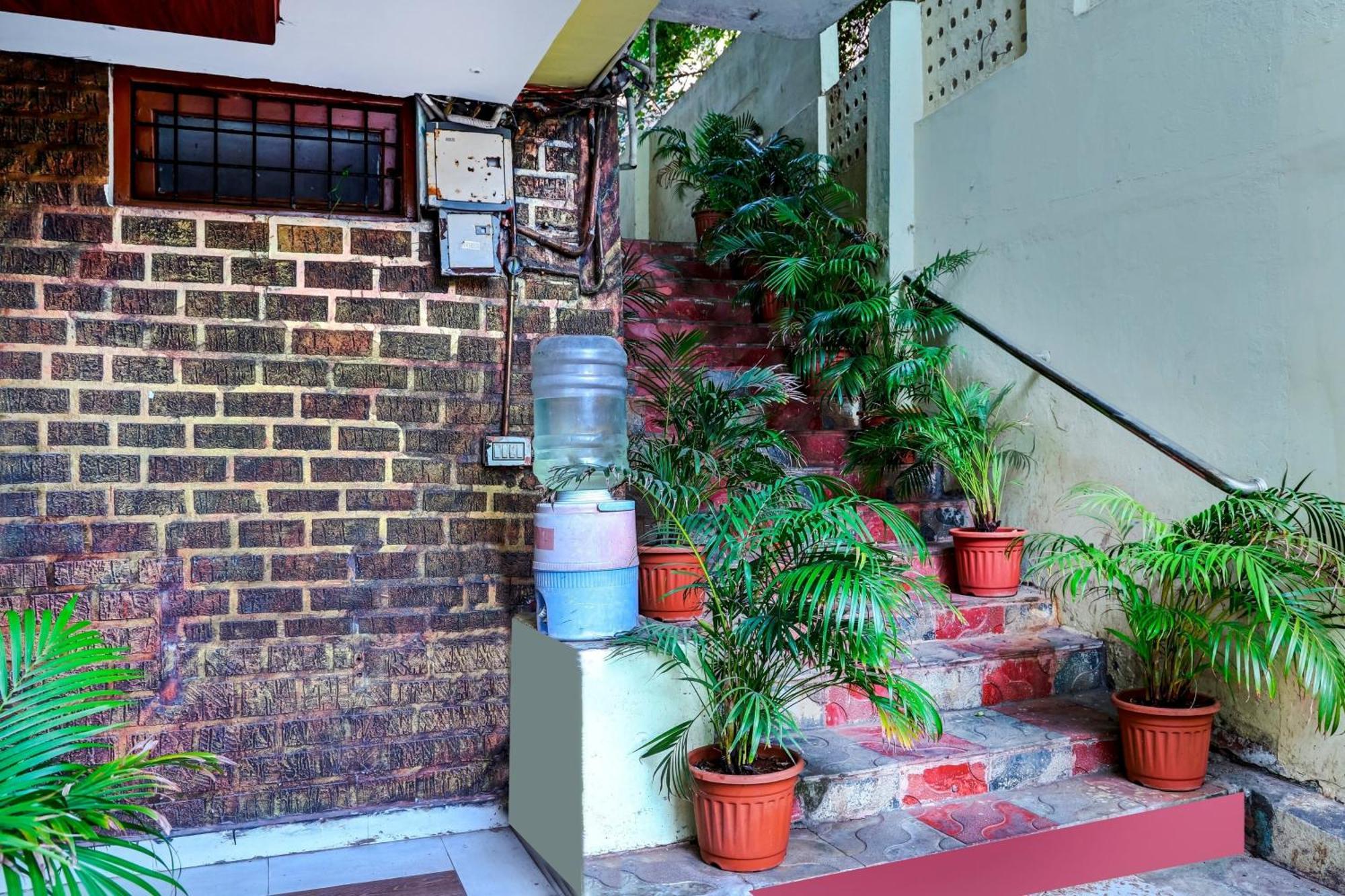 Oyo Royal Visakha Beach Guest House Visakhapatnam Eksteriør bilde